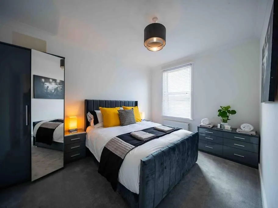 The Life Of Riley Villa Brighton Holiday home