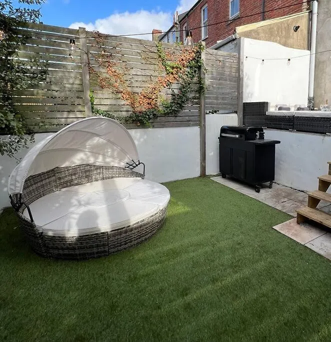 The Life Of Riley Villa Brighton Holiday home